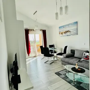 Tina Apartman